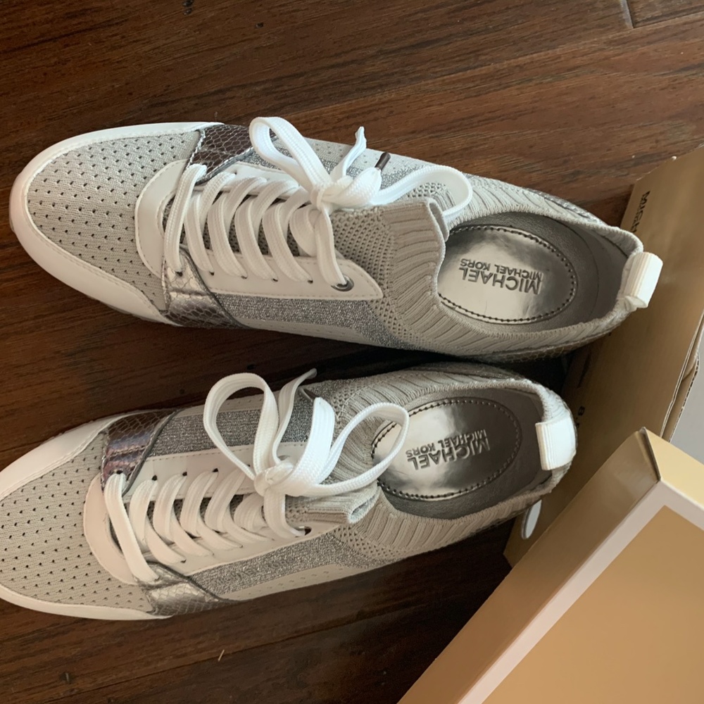 Michael Kors Sneakers - Picture 4 of 6